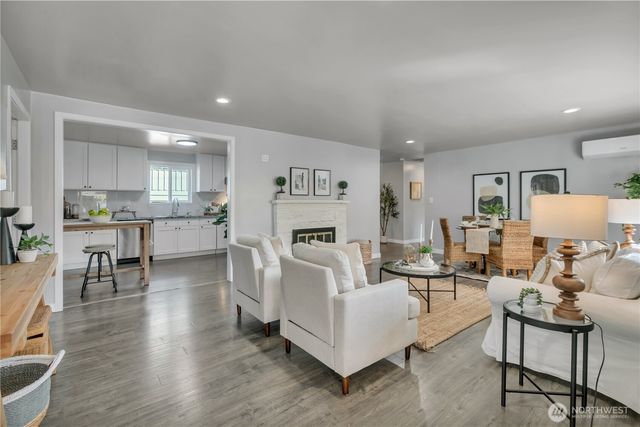 3501 S Webster St, Seattle, WA 98118