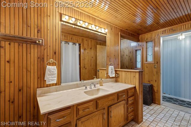 409 1st Street, Rochester, MI 48307