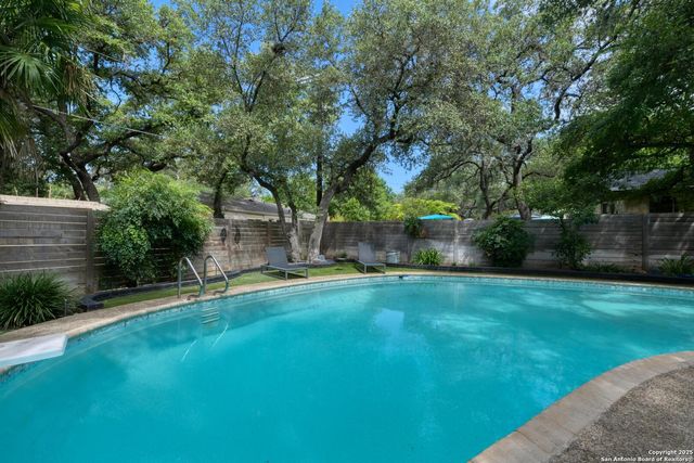 8811 Pineridge, San Antonio, TX 78217