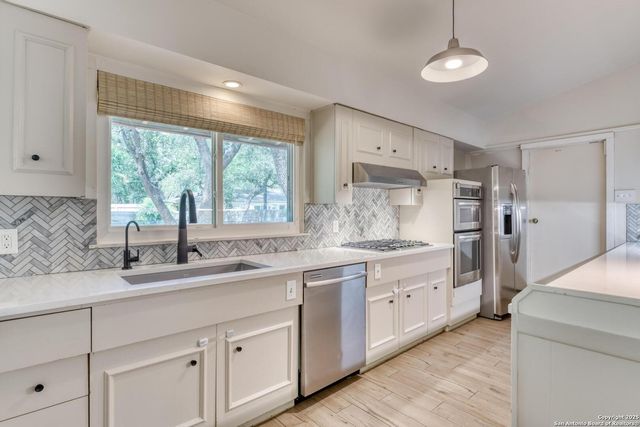 8811 Pineridge, San Antonio, TX 78217