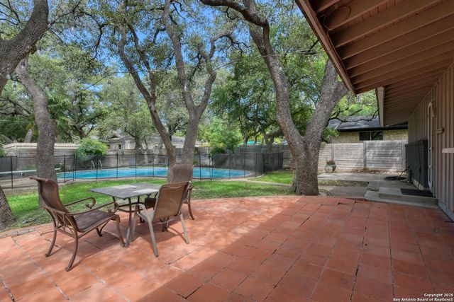 8811 Pineridge, San Antonio, TX 78217