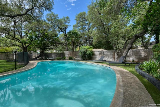 8811 Pineridge, San Antonio, TX 78217