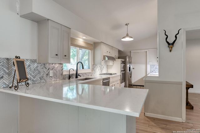 8811 Pineridge, San Antonio, TX 78217