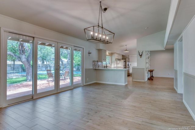 8811 Pineridge, San Antonio, TX 78217
