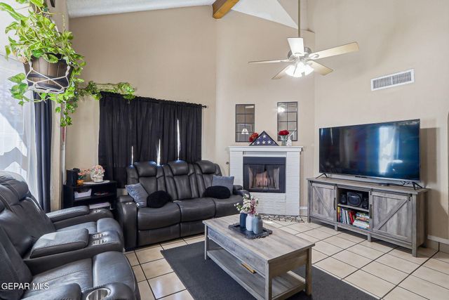 617 CASCADE Lane, El Paso, TX 79912