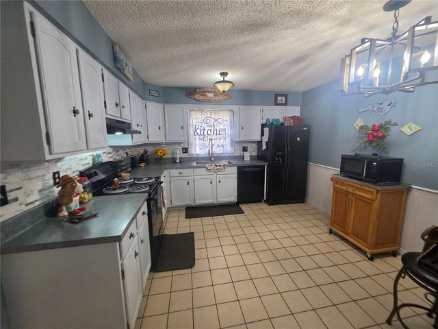 2417 S OAK PARK DRIVE, Deland, FL 32724
