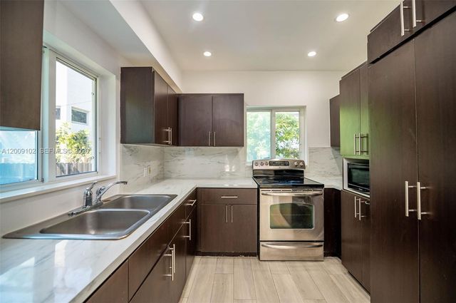 330 SW 27th Rd, Miami, FL 33129