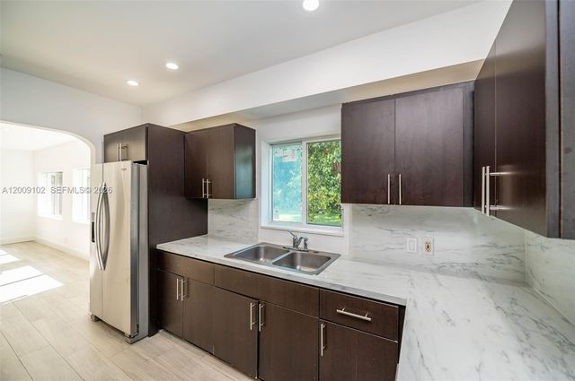 330 SW 27th Rd, Miami, FL 33129