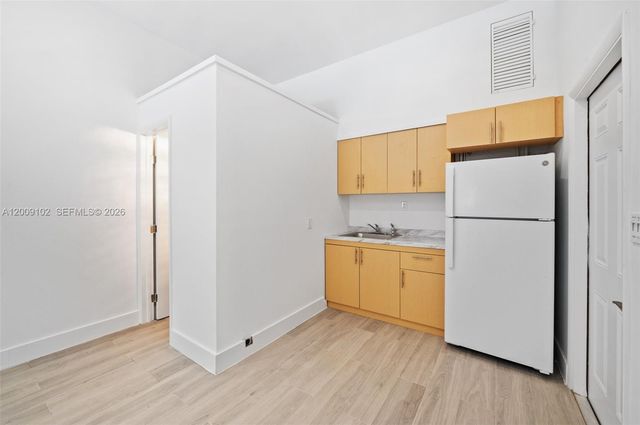 330 SW 27th Rd, Miami, FL 33129