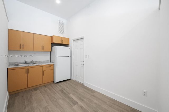 330 SW 27th Rd, Miami, FL 33129