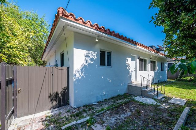 330 SW 27th Rd, Miami, FL 33129