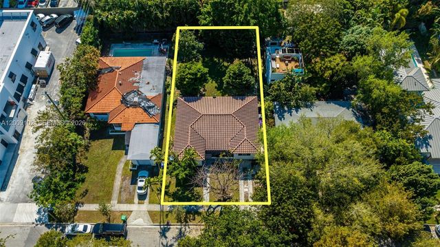 330 SW 27th Rd, Miami, FL 33129