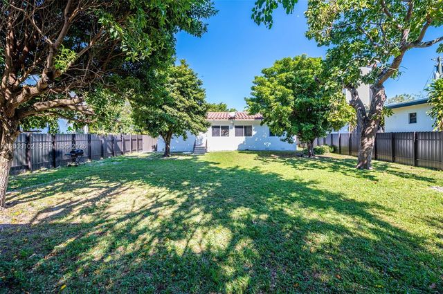 330 SW 27th Rd, Miami, FL 33129