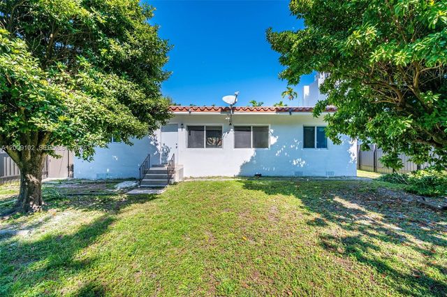 330 SW 27th Rd, Miami, FL 33129