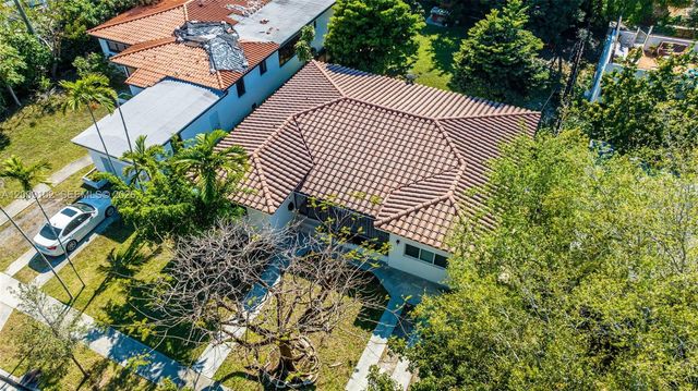 330 SW 27th Rd, Miami, FL 33129