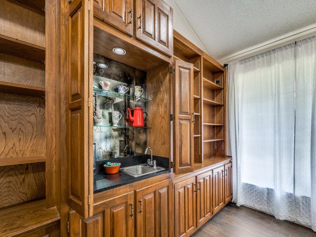 2206 Shady View Court, Arlington, TX 76013