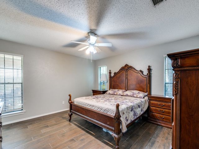 2206 Shady View Court, Arlington, TX 76013