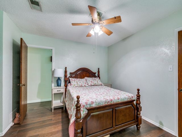 2206 Shady View Court, Arlington, TX 76013