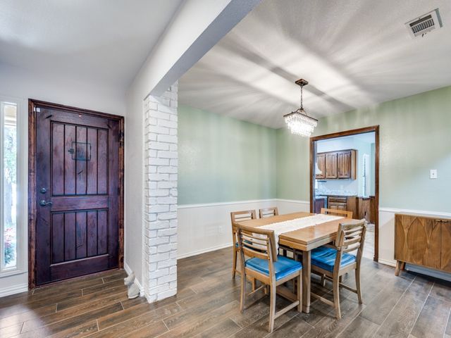 2206 Shady View Court, Arlington, TX 76013