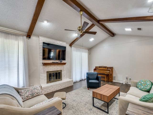 2206 Shady View Court, Arlington, TX 76013