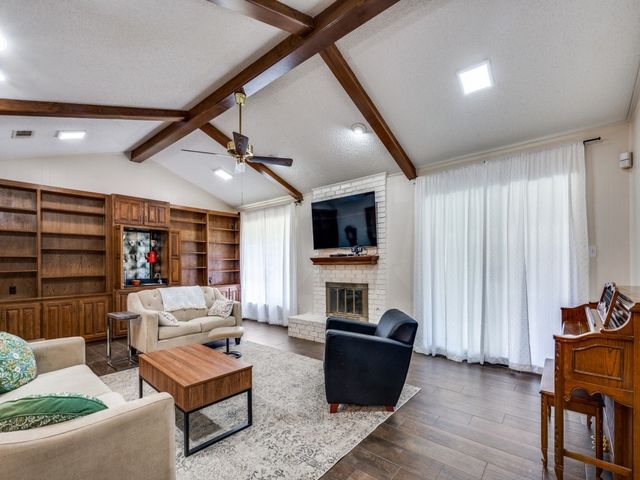 2206 Shady View Court, Arlington, TX 76013