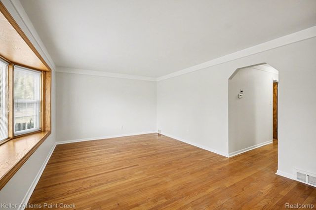 114 Knollwood Blvd, Clawson, MI 48017