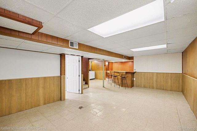 114 Knollwood Blvd, Clawson, MI 48017