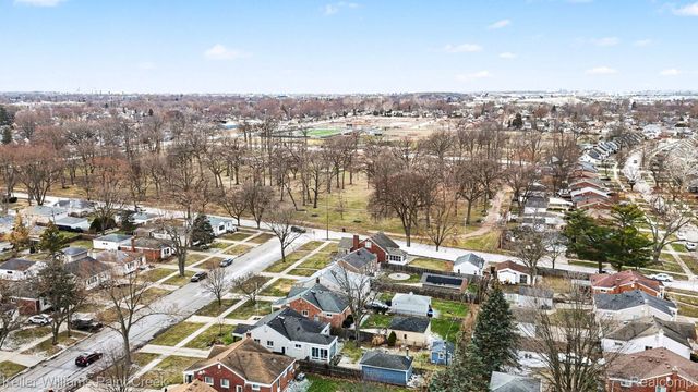 114 Knollwood Blvd, Clawson, MI 48017