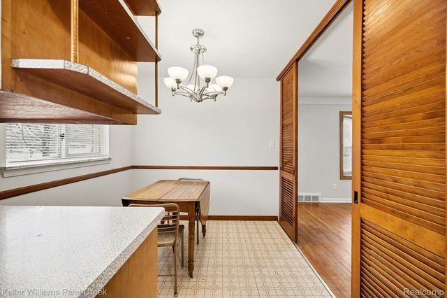 114 Knollwood Blvd, Clawson, MI 48017