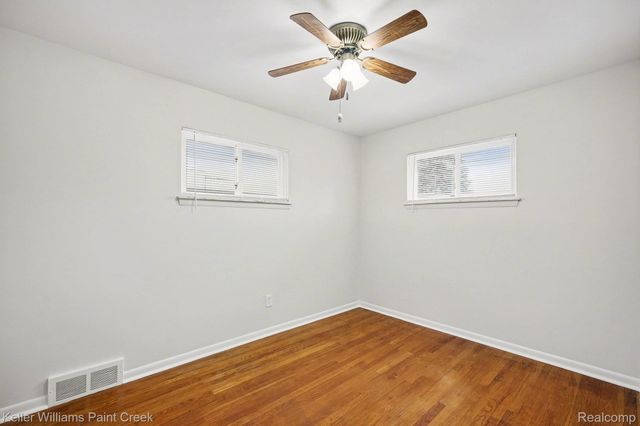 114 Knollwood Blvd, Clawson, MI 48017