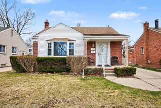 114 Knollwood Blvd, Clawson, MI 48017