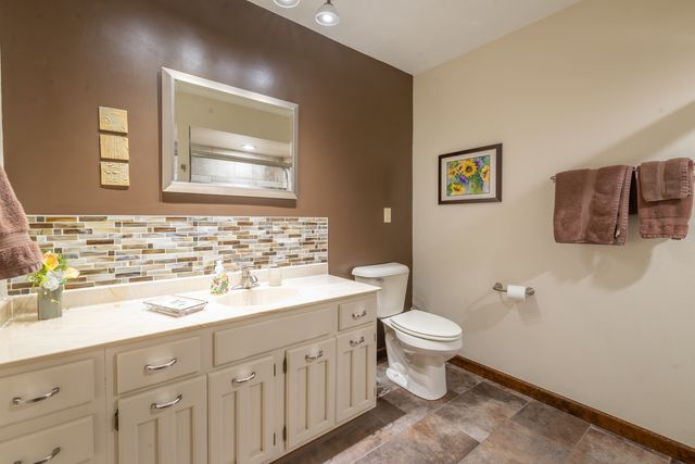 2917 Brookview Drive 1, Freeport, IL 61032