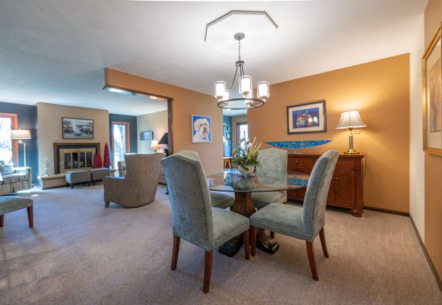 2917 Brookview Drive 1, Freeport, IL 61032