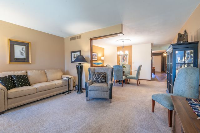 2917 Brookview Drive 1, Freeport, IL 61032