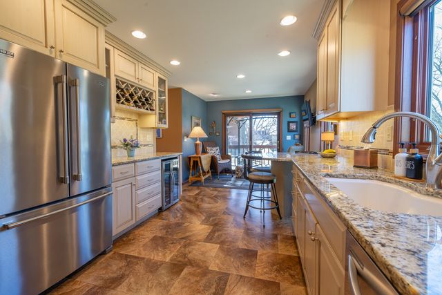 2917 Brookview Drive 1, Freeport, IL 61032