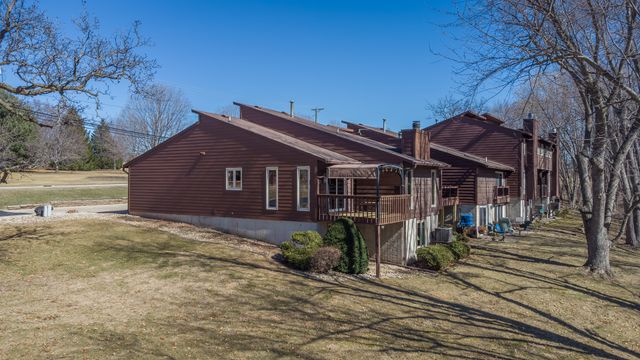 2917 Brookview Drive 1, Freeport, IL 61032