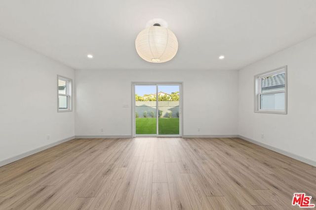 3866 Westside Avenue, Los Angeles, CA 90008