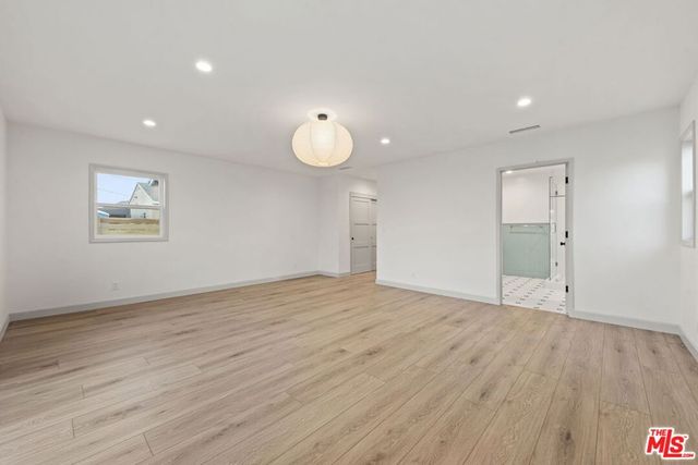 3866 Westside Avenue, Los Angeles, CA 90008