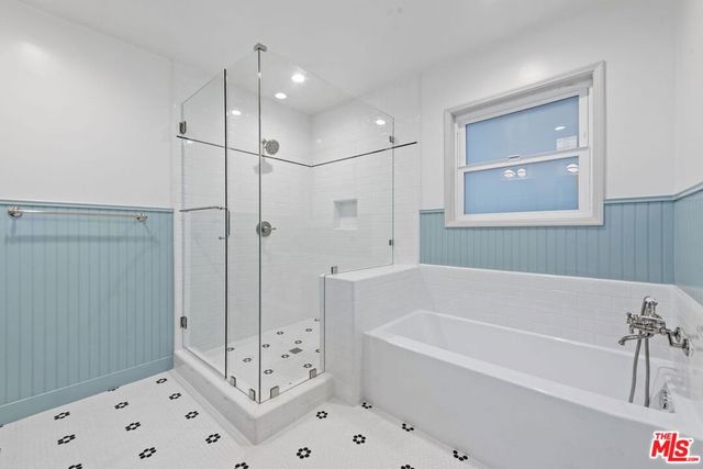 3866 Westside Avenue, Los Angeles, CA 90008