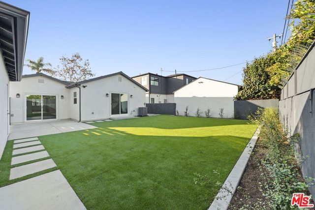 3866 Westside Avenue, Los Angeles, CA 90008