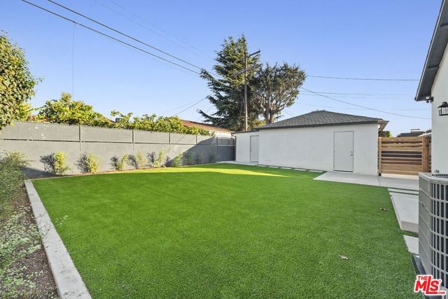 3866 Westside Avenue, Los Angeles, CA 90008