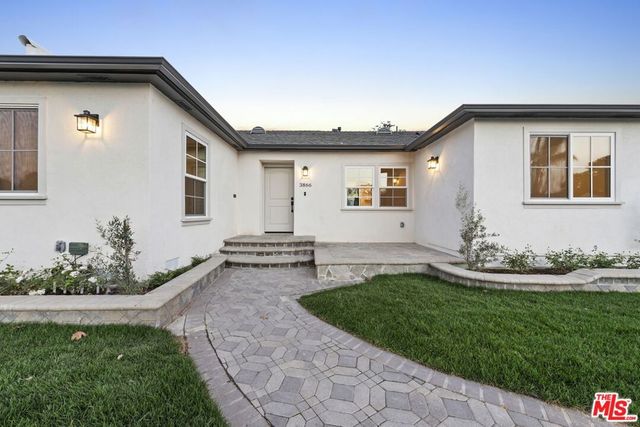 3866 Westside Avenue, Los Angeles, CA 90008