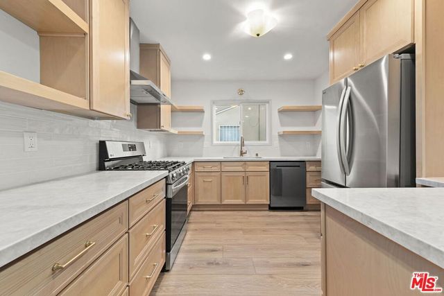 3866 Westside Avenue, Los Angeles, CA 90008