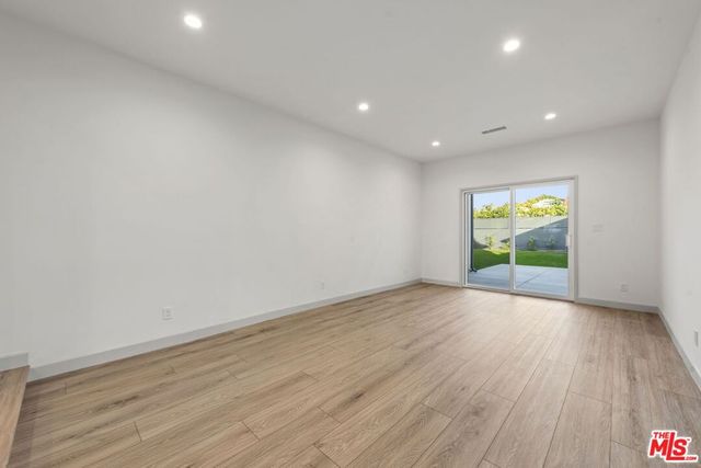 3866 Westside Avenue, Los Angeles, CA 90008