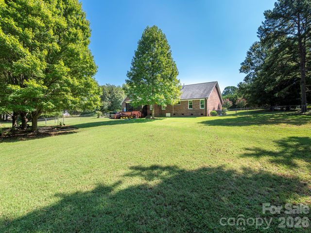 2434 Plantation Road NW, Concord, NC 28027