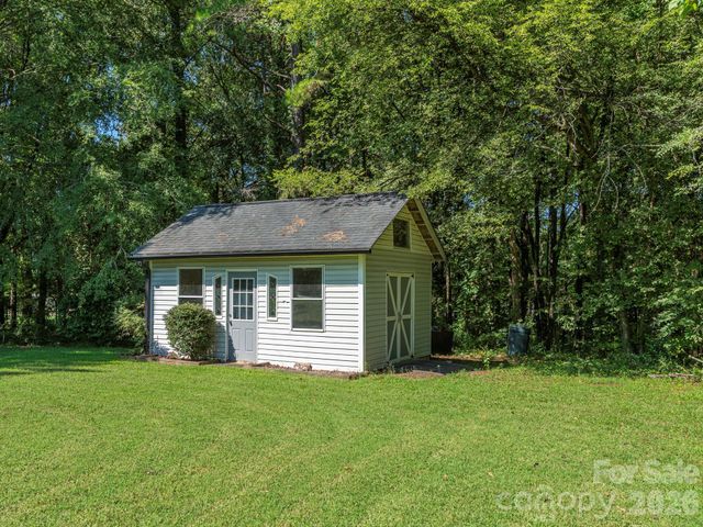 2434 Plantation Road NW, Concord, NC 28027