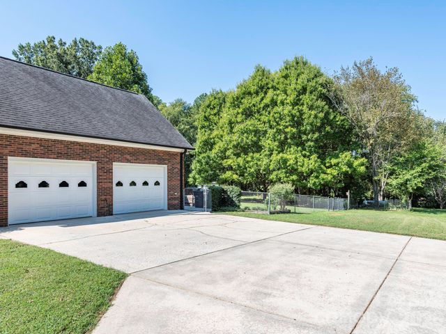 2434 Plantation Road NW, Concord, NC 28027