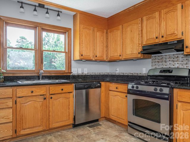 2434 Plantation Road NW, Concord, NC 28027