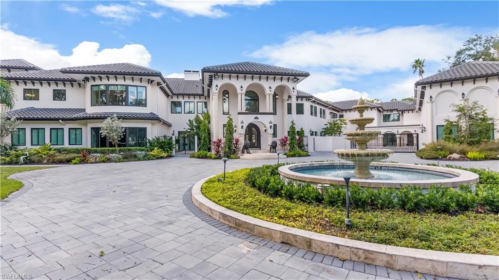 13323 Rosewood LN, NAPLES, FL 34119 — exterior