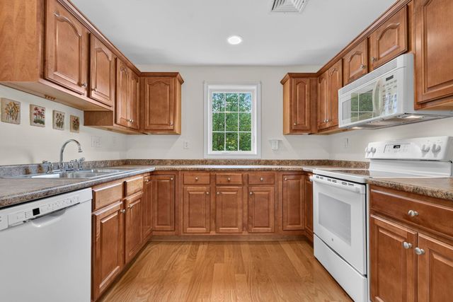 59 Cluff Rd Unit 37, Salem, NH 03079